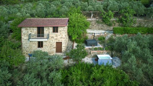 Exterior view of the farmhouse.