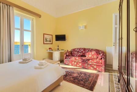 Double bedroom.
