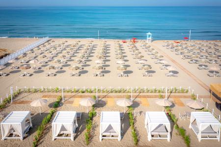 La spiaggia attrezzata dell'Oleandri Beach Club. 