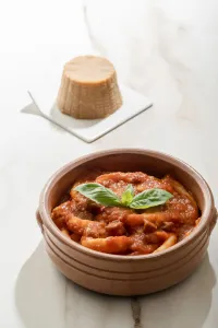 Pasta al sugo dell’Osteria Donna Elisa presso il Grand Hotel Santa Maria a Castellabate.